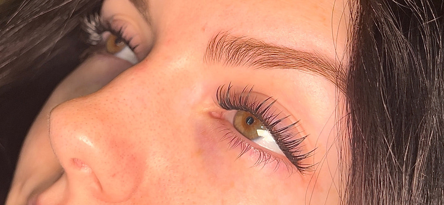 The Ultimate Guide to Finding the Best Bond and Seal Lash Glue for Cluster Lashes